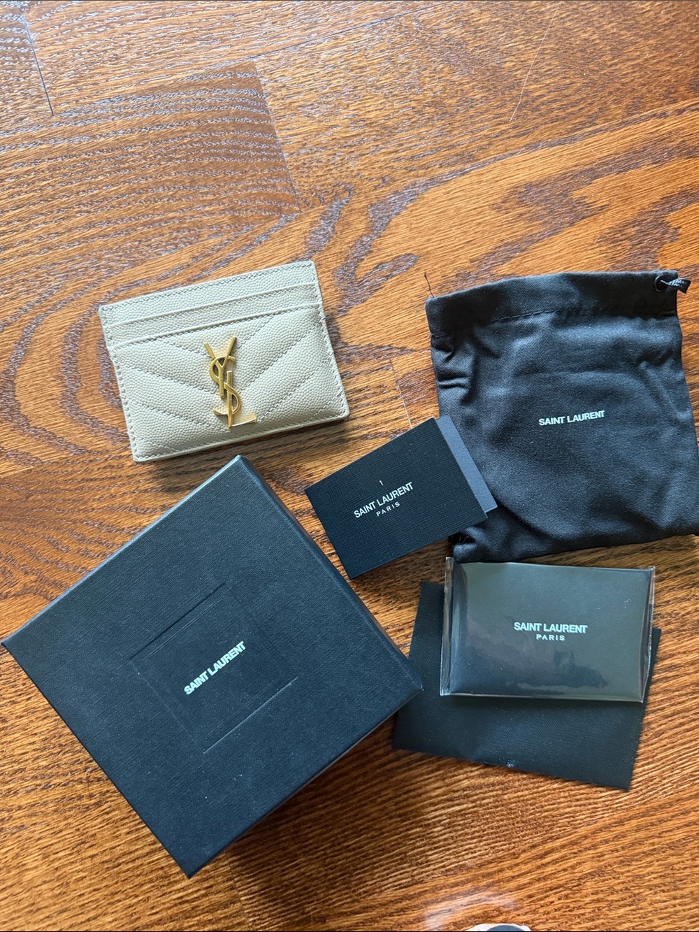Authentic Saint Laurent Beige Quilted Card Holder with Gold YSL Monogram - Picture 3 of 7